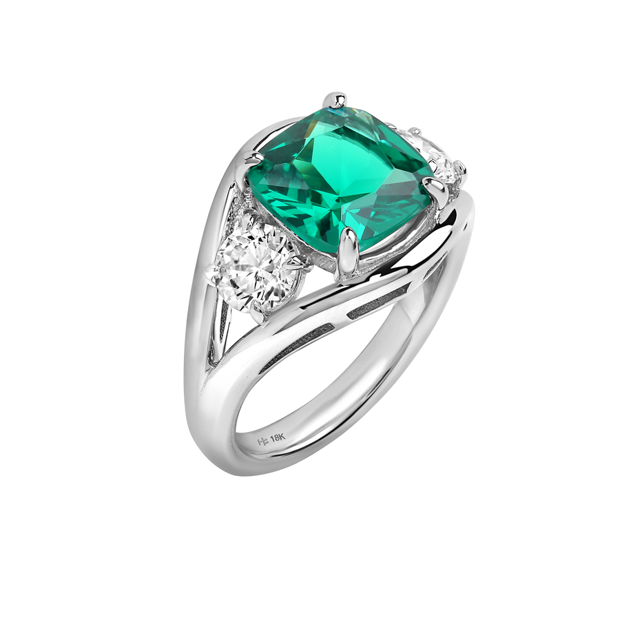 Bogotá Green Emerald Ring with Diamond Side Stones