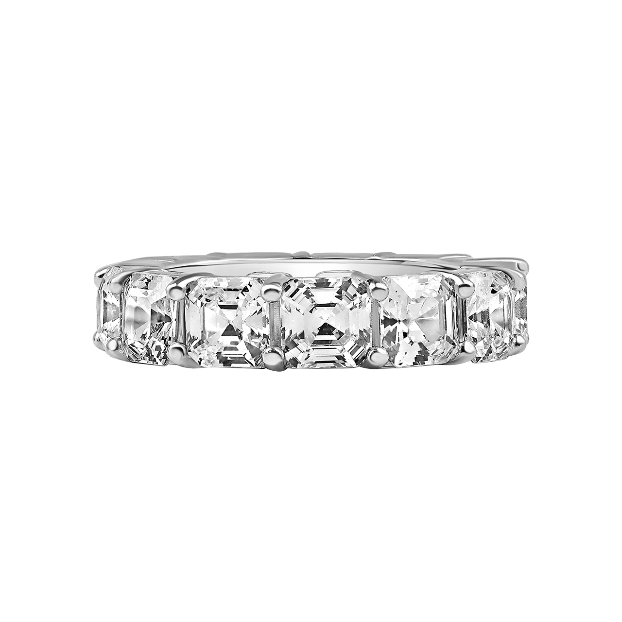 White Gold ring with emerald-cut diamonds