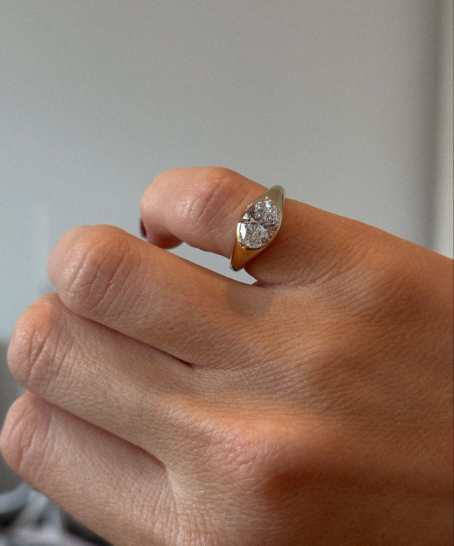 Vienna Oval Diamond Signet Ring